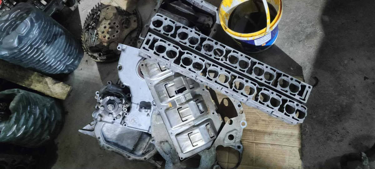 #ئەدمین💚سڵاوی خوای گەورە لەهەمو لایەک 
BMW)525i 
مۆدێل ٩٤ ئاڕم پلاستیک بەشەرتی ئاڕموو ئەوەلیات موسو بڕاوە بێ دەعمو لێدراوی  سەیارەکە هەیکەلی زۆر جوانە کامل مەسرەف کراوە ٤ تایەی لۆکی لەژێرە کامل سێرڤز کراوە تا بچوکترین  شت بەشەرتی گێرو مەکەینە تەبرید  بێ تەقەو رەقە لایتەکانی کراوە بە لید ئێمپریفایەر سەوتێکی خۆش  بەقەدەر سەنییەک بەنزین ئەخوات لە سلیمانیم هەرکەس ویستی لەخزمەتیام


**إذا كنت صاحب هذا الإعلان وتريد حذفه لأي سبب، رجاءا أرسل رسالة إلى الدعم الفني**