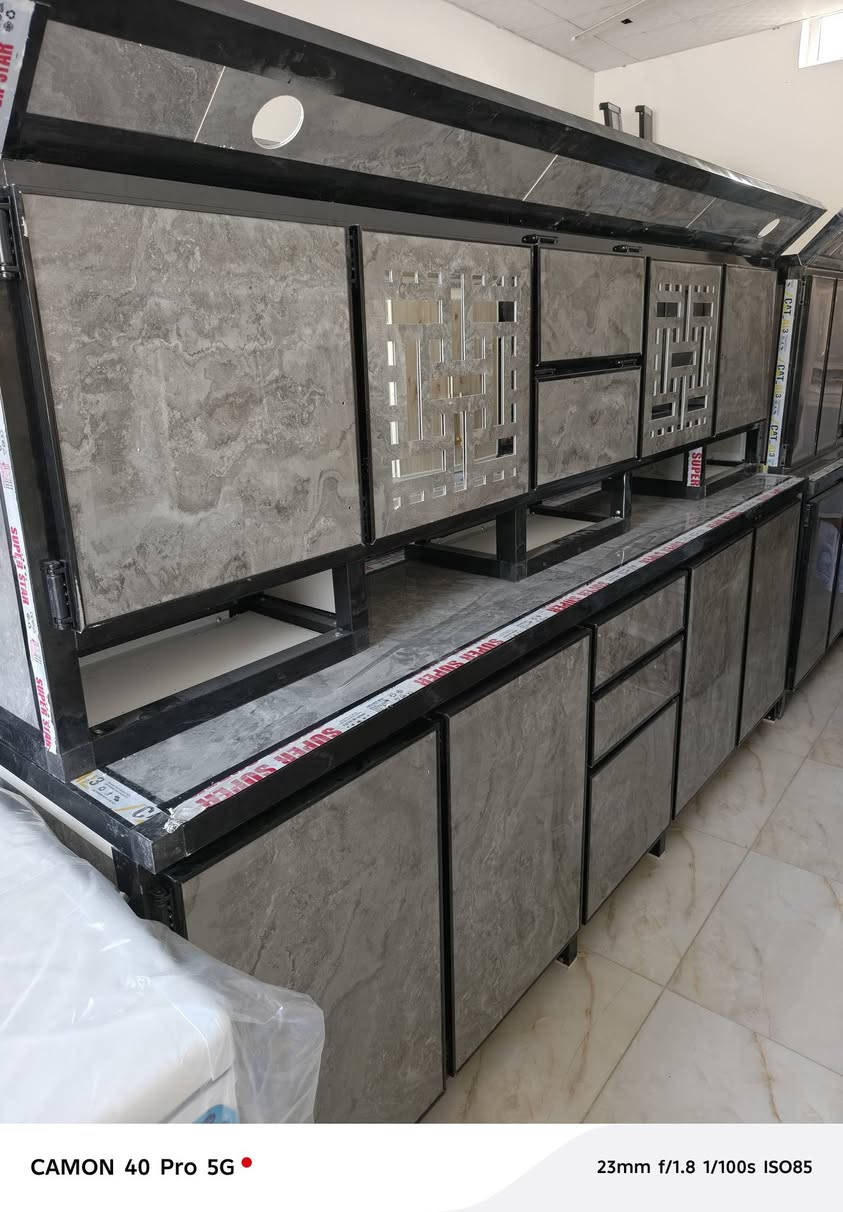 وصلتنا وجبه كاونترات المنيوم جديد مو مستخدم توصيل وشد موجود ***********مترين ونص و٣ متار
