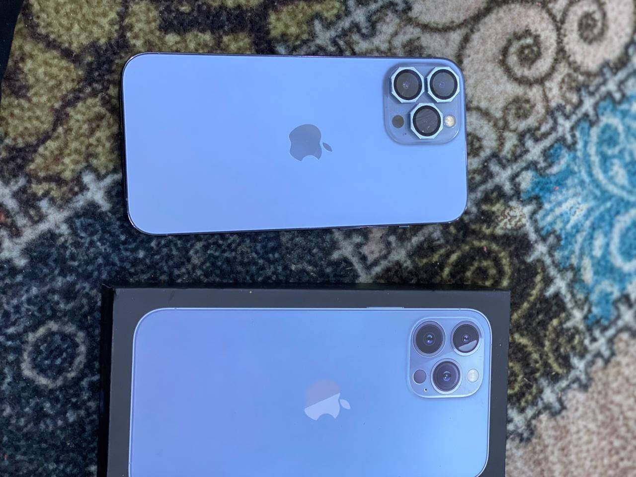 ١٣ البيع جهاز مكفول شخط مآبي  الذاكر ٥١٢ سعر ٧٥٠رقم واتساب فقط ***********
