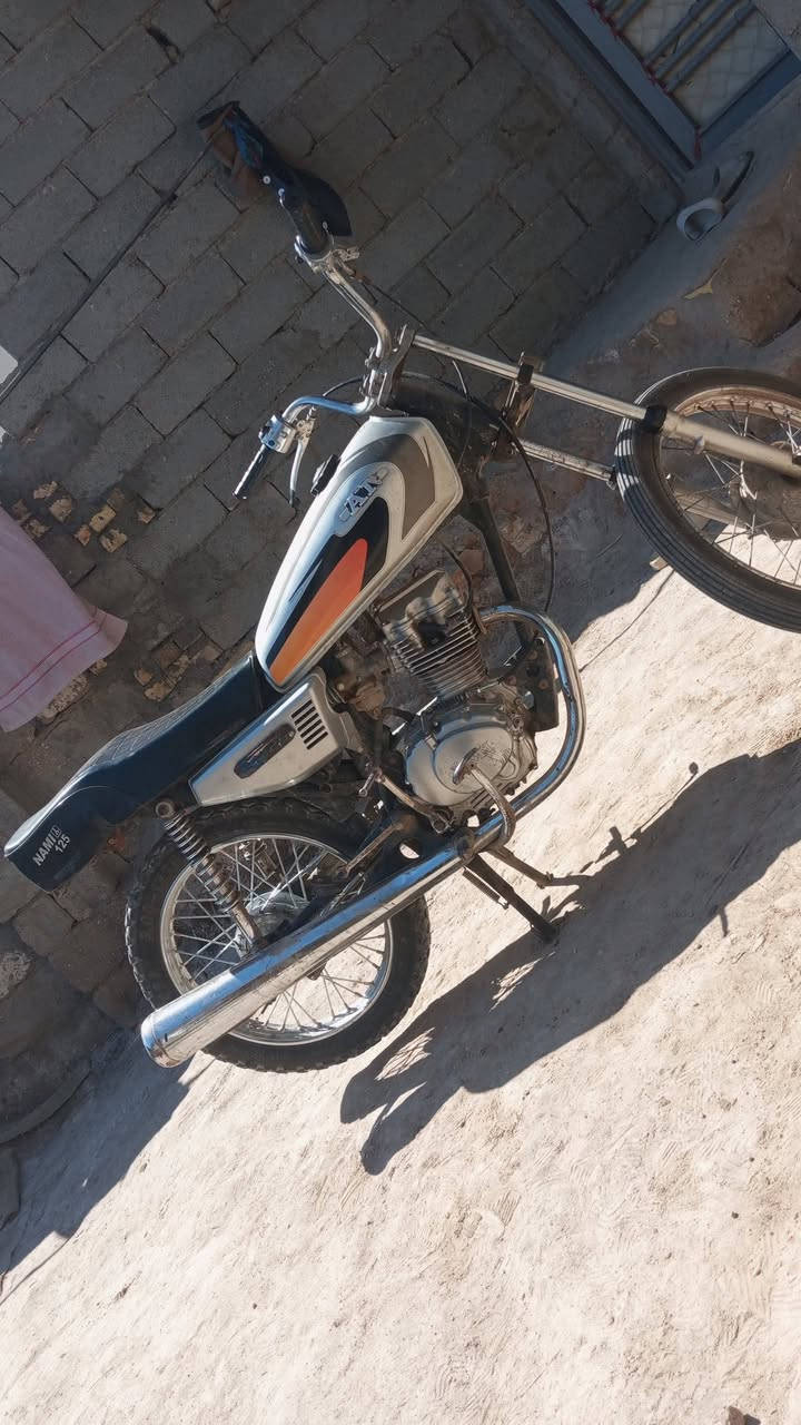 اربعة كير كلك مكفولة السعر 350 وبيها مجال قليل هذا رقمي للاستفسار ***********
