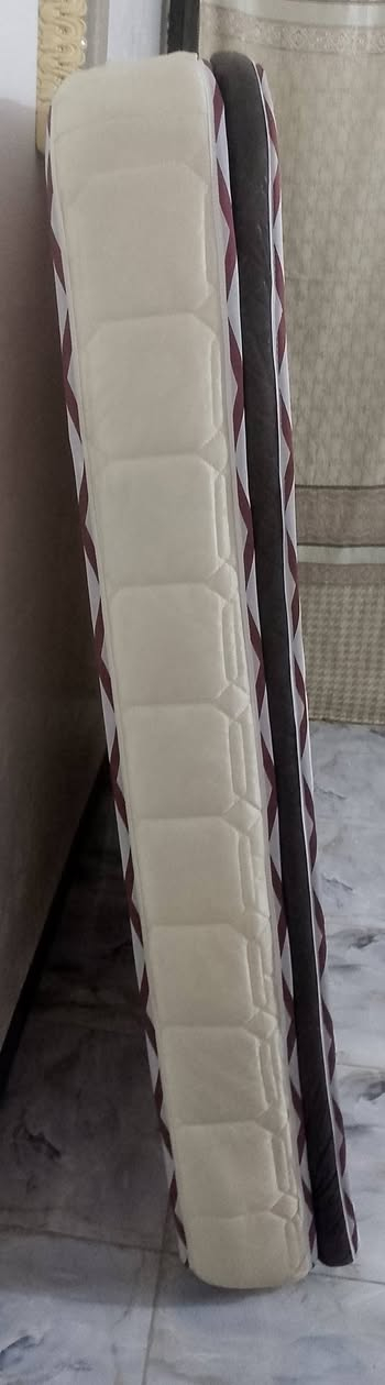 دوشك للبيع السعر ٧٥وبي مجال قليل


**إذا كنت صاحب هذا الإعلان وتريد حذفه لأي سبب، رجاءا أرسل رسالة إلى الدعم الفني**