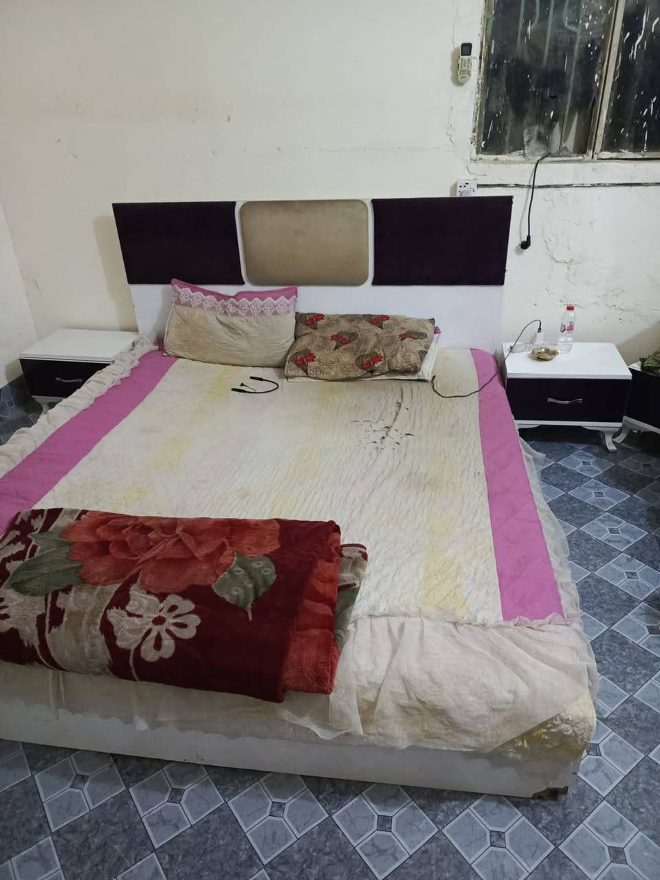 سلام عليكم عندي غرفه تركيه مستعمله للبيع نضافتها 75 بلميه
التواصل  واتساب / ***********
