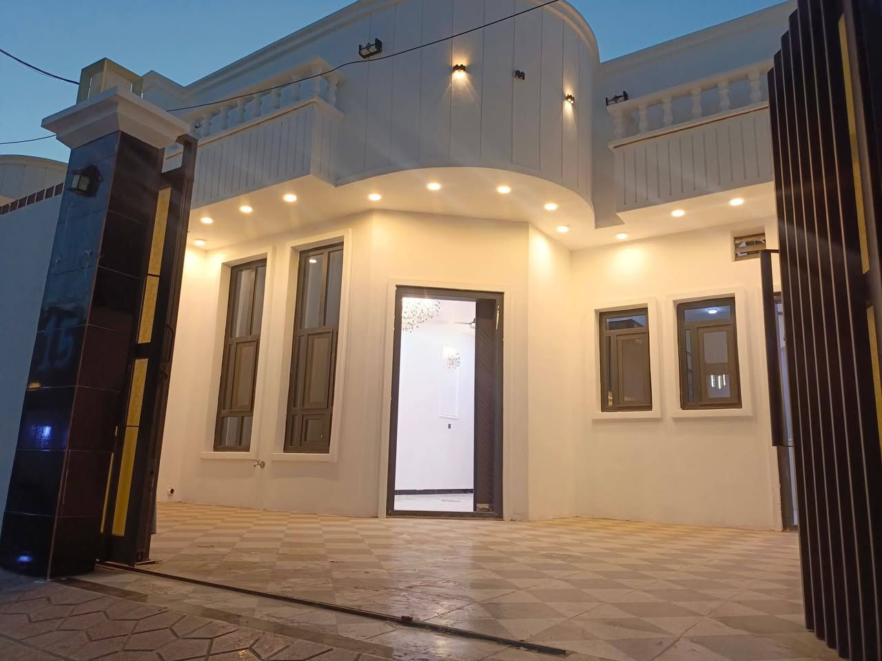 عقارات الخيام تقدم لكم فرصة سكنية مميزة
🏡 دار للبيع في أحد المواقع المرغوبة 📍 شارع 40 قرب أثاث القند

بيت يجمع بين الموقع الممتاز وجودة البناء ليكون خيارًا مناسبًا للسكن والاستقرار.

🔹 المساحة: 200 متر
🔹 طابق واحد
🔹 بناء طابوق درجة أولى
🔹 طابو زراعي سند 25 مع تحويل مباشر
🔹 منطقة مخدومة بالكامل وشوارع مبلطة

لا تضيع فرصة امتلاك دار بمواصفات مميزة في منطقة تشهد إقبالًا مستمرًا.

للمعاينة والاستفسار تفضلوا بزيارة عقارات الخيام

📍 الفرع الأول: شارع 40 قرب باب الخشب
📍 الفرع الثاني: خلف مدينة ألعاب السندباد

📞 ***********
