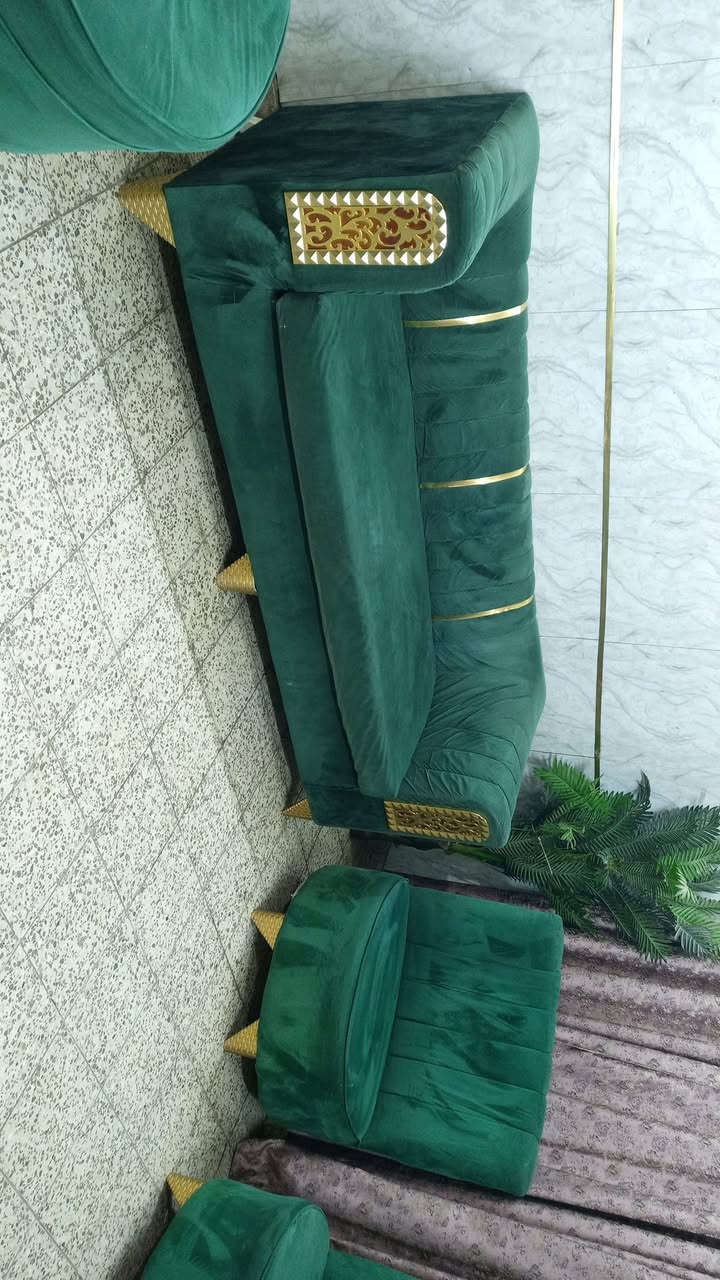 تخم تركي ثكيل تزكام ١٠ مقاعد اخو الجديد نضافه ١٠٠بل ١٠٠ سعر ٢٧٥ وبي مجال مكاني بياع يوجد توصيل بكروه *********** وتساب
