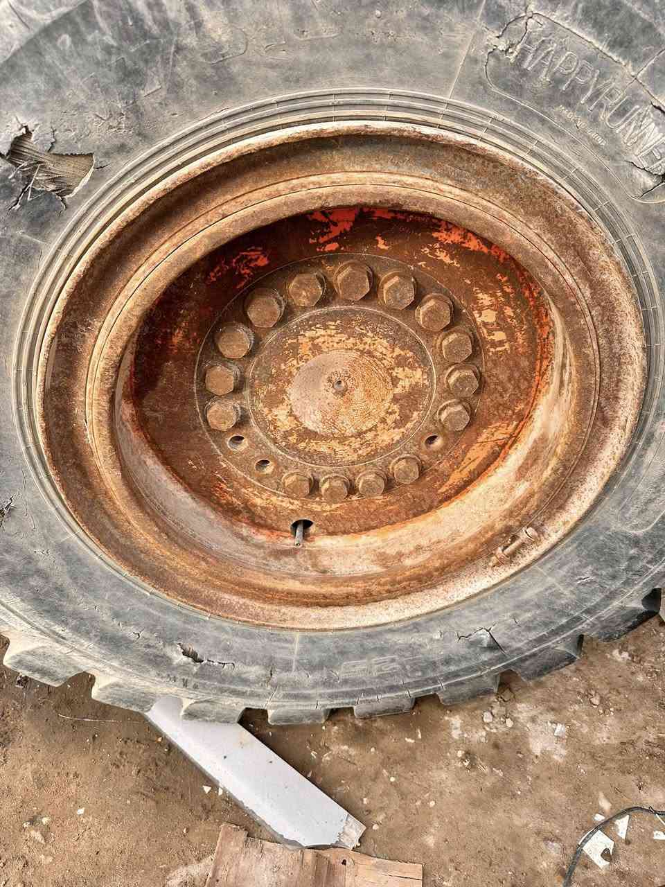 سلام عليكم البيع كيله شفل كاوسكي 70زت موديل الفين او زوج اويلاله البيع مال شفل هيتاشي المكان تاجي سبع البور ‭0770 695 4390‬
