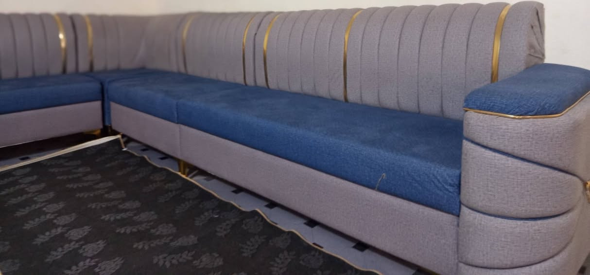 تخم ديوان تسگام الثگيل اسفنج ضغط خشب درجه اولى شرط جديد كلش مستخدم شهر واحد الطول 7 متر 10 مقاعد 5 قطع 
السعر 350 الف العنوان الفجر
‏‪ 0770 644 5119‬‏
