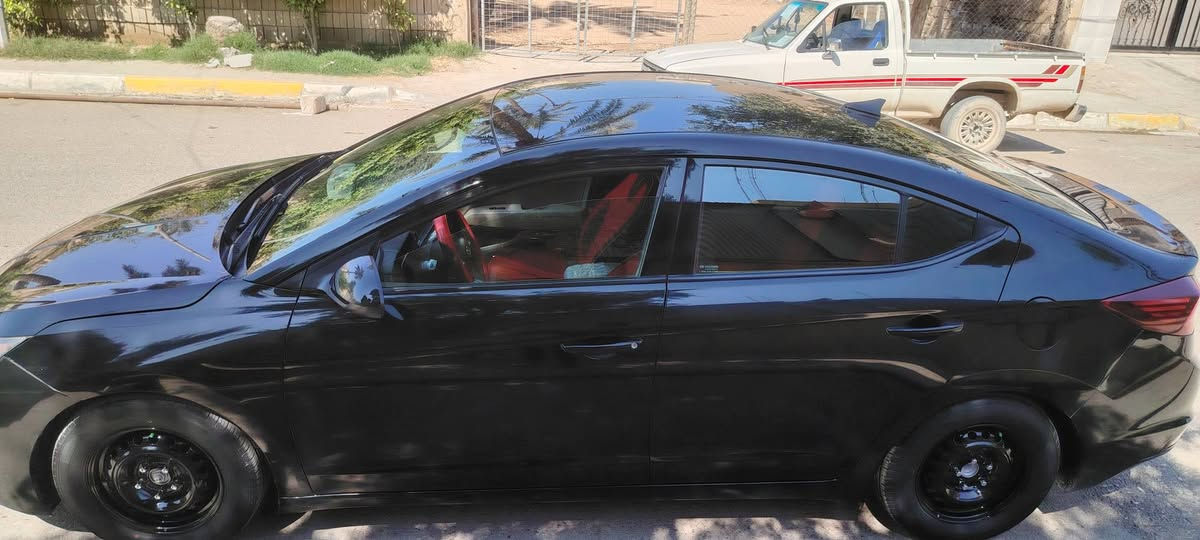 سلام عليكم ورحمة الله وبركاته سياره النترا للبيع موديل 20 رقم اسليمانيه الجديد بسمي كير اي تي مكان السيارة بعقوبة السعر 120 الاتصال على الرق*********** علي
