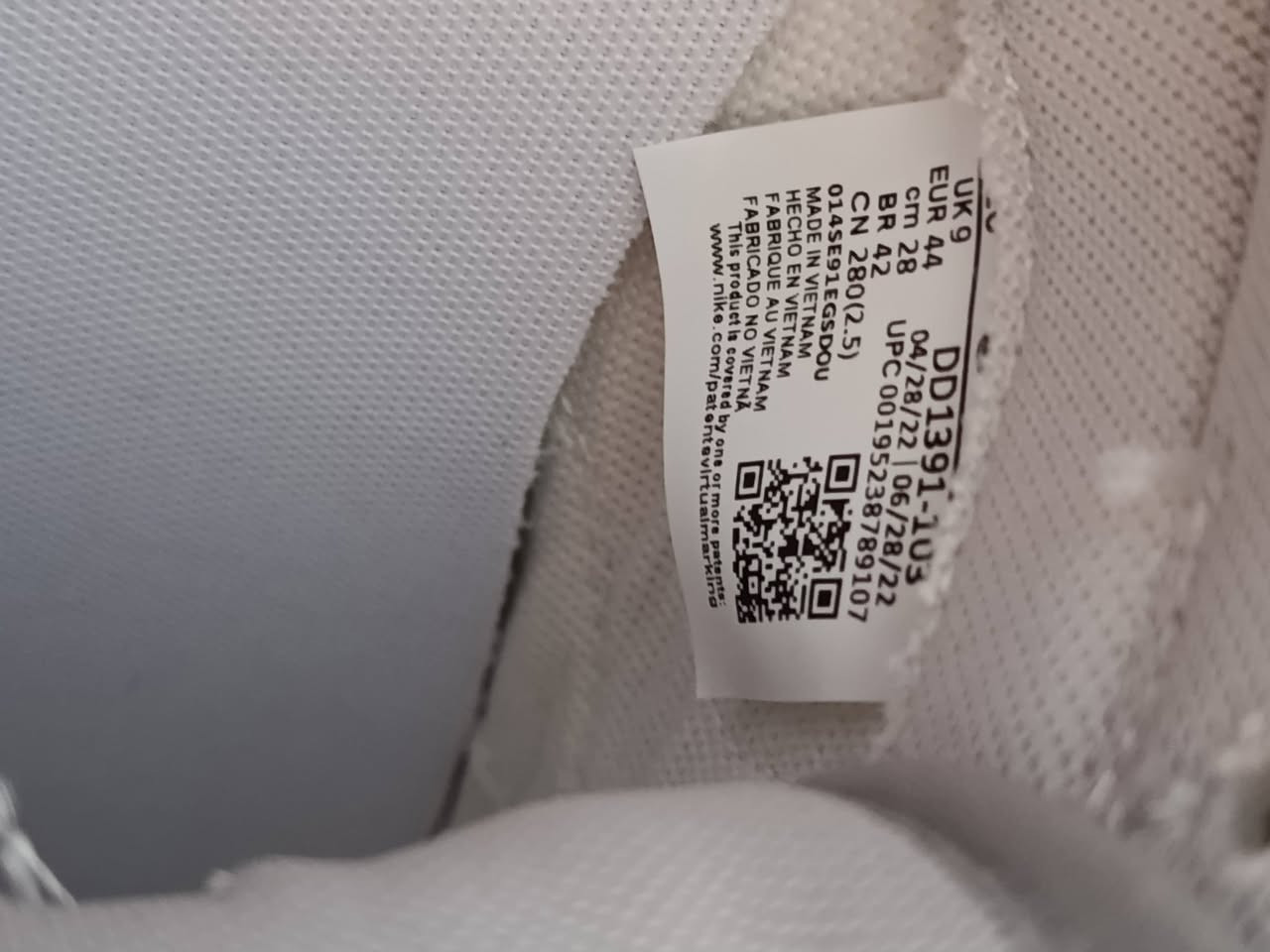 حذاء نايكي للبيع صنع فيتنامي قياس 44 ويلبس 45 هم لون ابيض ورصاصي بعده بالجيس السعر 70 الف توصيل داخل فقط
للتواصل رقمي *********** بي وتساب
