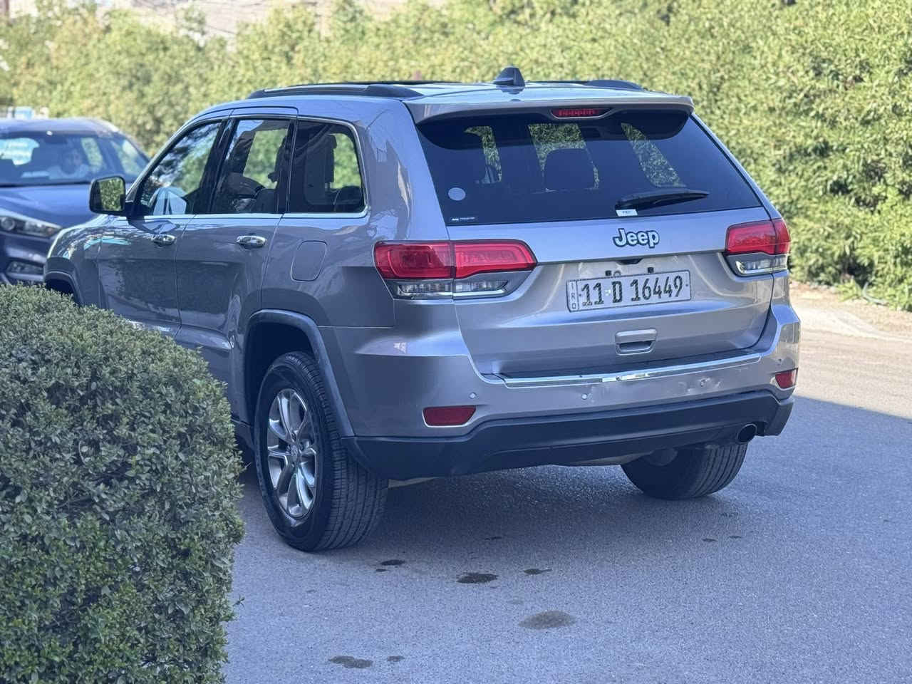 السلام عليكم
للبيع فقط بدون مراوس

 جيب كراند شيروكي 

السعر 185 وبيها مجال حك جيتك

موديل 2015 

4انظمة قياده 

كشنات جلد

كشنات كهرباء

كير طياره 8 نمر 

محرك المرغوب شرط يمشي على البانزين العادي

فول لمتد 

سلايت 

كشنات تدفئة تبريد 

كشنات خلفيه تدفئة 

شاشة كبيره 

سياره عليها ادامه كامله 

صدر جديد 

تخم تاير 

رقم انكليزي باسمي شرط تحويل ثاني يوم  سنويه بسمي

سياره متعوب عليها ومال بيت 

صور الحادث بلمنشور مع السونار

***********
