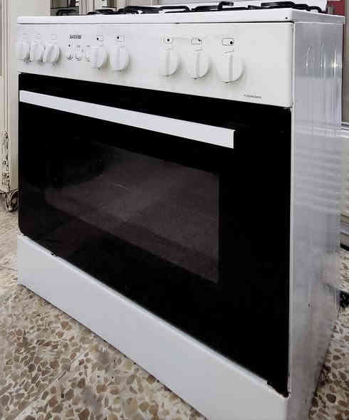 طباخ خمس عيون قوي جدا ونظيف جدا شغال كامل السعر ١٥٠ الف ***********
