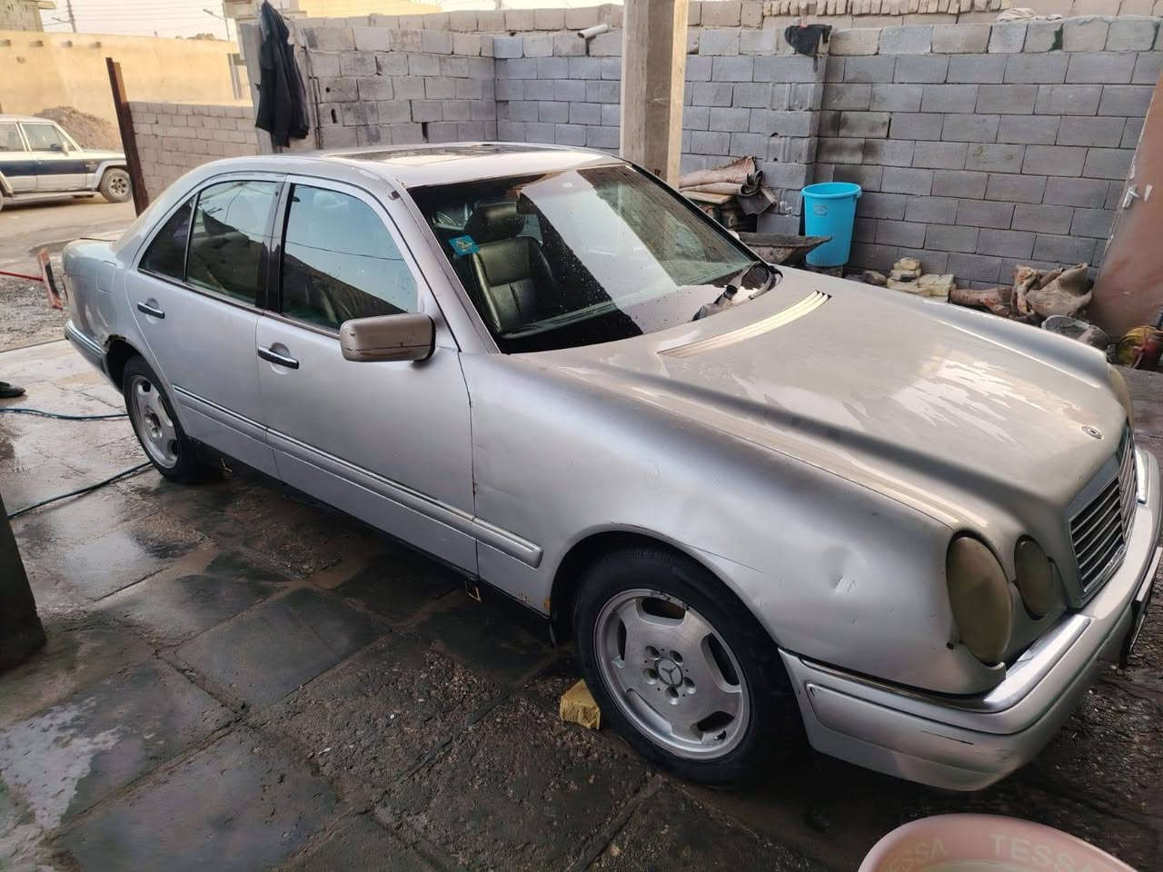 سلام عليكم سياره مارسدس ام عيون البيع سيارة جديده احله من الصوره المكان البصره كرمت علي التواصل خاص 
*********** سعر 65
