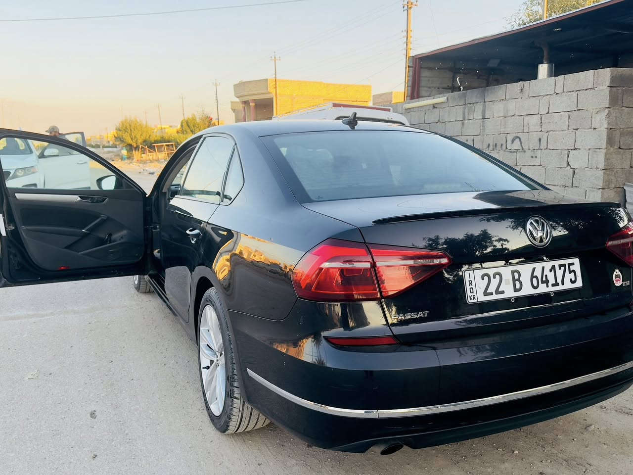 سلام عليكم للبيع سياره فولكس واكن باسات موديلا 2019 فول رقم اربيل بأسمي مكان السياره بغداد السعر  150$ او بيه مجال ***********
