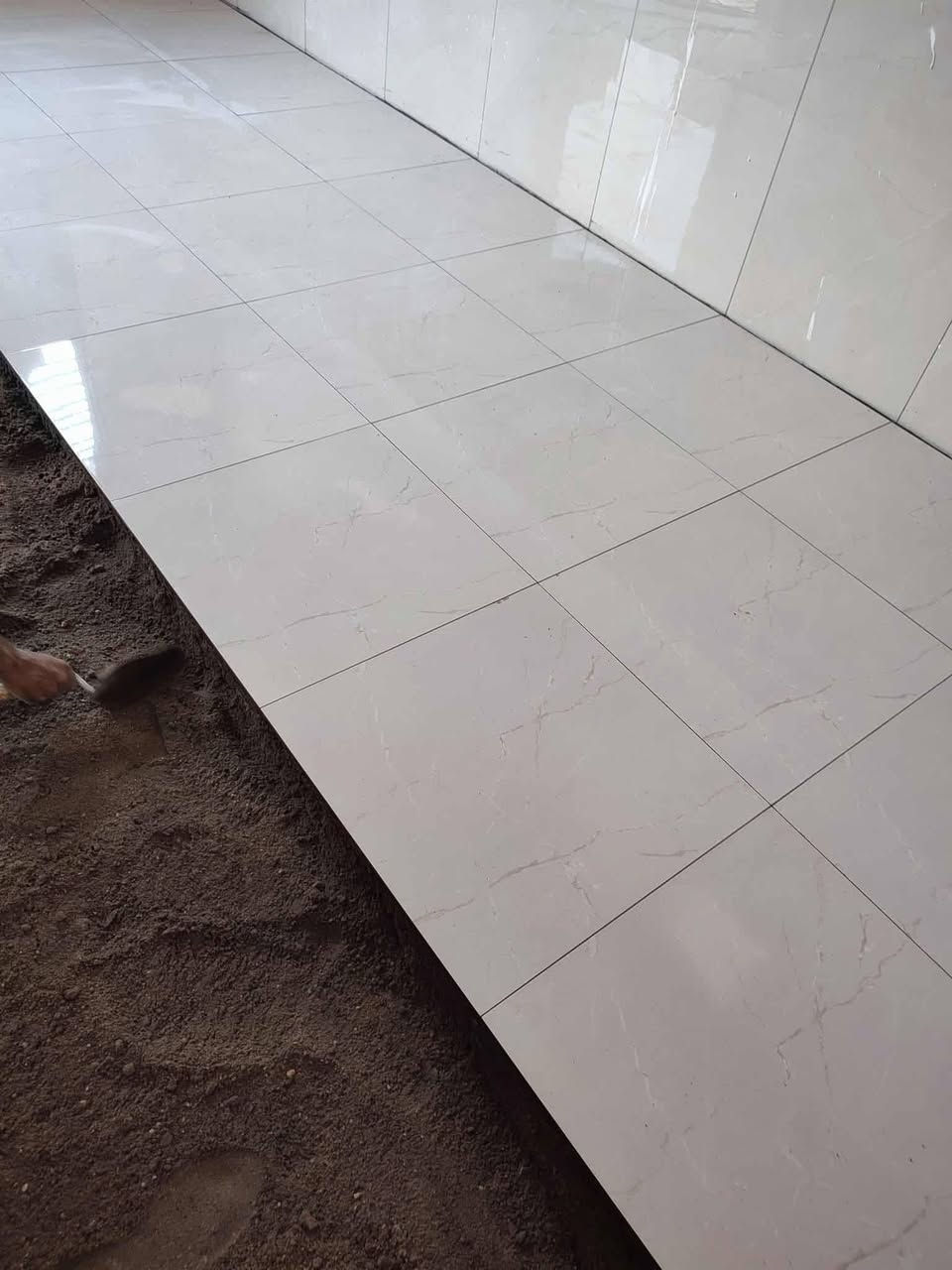 خلفه سراميك درجه اوله مكان عمل سماوه رقم موبايل ***********
