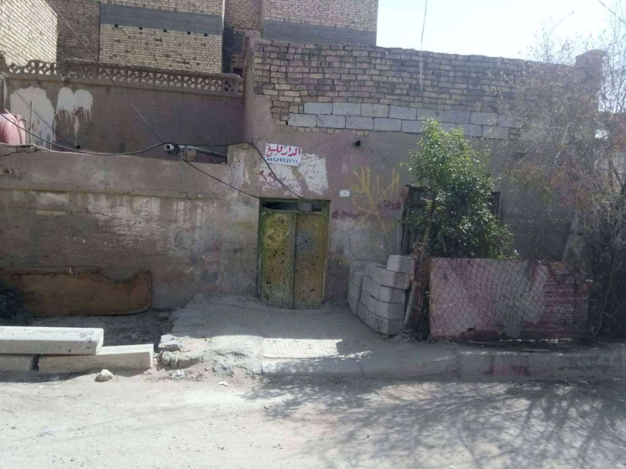 السلام عليكم بيت قديم للبيع ينباع  بالخصيمة موقع ممتاز بنص الخصيمة بالقرب من مدارس يم مدرسة اعدادية بنات
مدراس يمه و بالقرب منه مركز شرطة +مستوصف و منتزة و موكب شوراع خصيمة كلها مبلطه مجاري كاملة و منطقة هادئ جدا 
كلشي متوفر بيها منطقة كوفيات مجمعات مولات مطاعم
مساحة البيت 120متر 
الرقم للاستفسار 
***********
