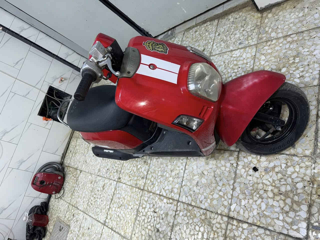 سلام عليكم بوليس رمبه نزلتها ع ايدي سلف هندر كهربائيات كولها شغاله دراجه مامفتوحه ابلادي سعرها 950 وبيها مجال مكاني الشعب رقم الهاتف ***********
