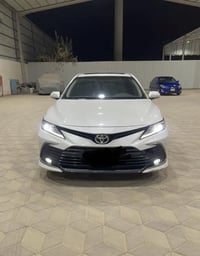 // جمعه مباركه عليكم  اخوان للبيع فقط بدون مراوس   كامري 2022 رقم اربي...