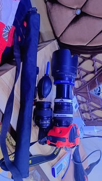 نيكون D5200 • عدستين 18-55 70-300 • نظافة ٩٠٪