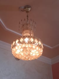 ثريات كبار • نظيفات • عدد ٢