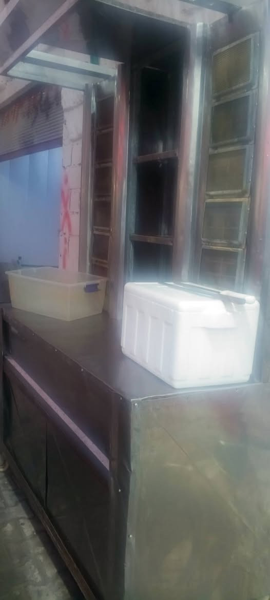 شواية برگر. مع قلاية  فنگر. ثقيل  
كابسة.  جديدة حيل استعمال فقط 10 ايام. سمارت. الأصلية 

شواية گص. ثقيل.  المكان. نجف. حي النصر.  ***********
