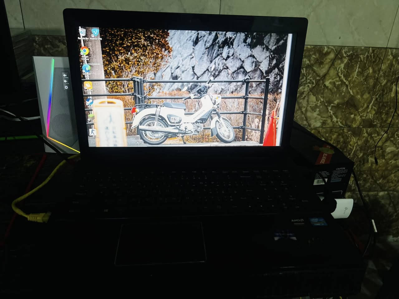 السلام عليكم لابتوب للبيع
مواصفات
i7 3612QM
كرت شاشة داخلي 2 كيكا
كارت شاشة خارجي 2 كيكا
رايدن M200 
رام8
هارد SSD 256
النقوصات الي بيه:
بطارية خلصان عمرها
 مجرد تبدلها لا اكثر ولا اقل
والنت يربط وايفاي شوية ويفصل تشتريله قطعة نت بخمسة سعرها مو فد مشكلة
او تربطه كيبل بكيفك
السعر 120 وبيه مجال للشراي


**إذا كنت صاحب هذا الإعلان وتريد حذفه لأي سبب، رجاءا أرسل رسالة إلى الدعم الفني**