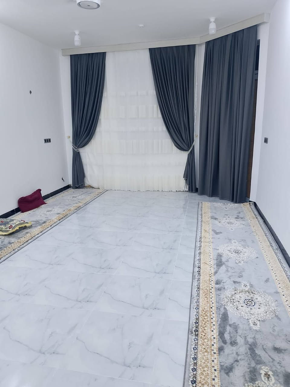 السلام عليكم البيت لبيع  الخضراء مقابيل بنزين خانه صاير بالواسطه المساحه 215 متر *********** واتساب او نتصال مكلف بنشر
