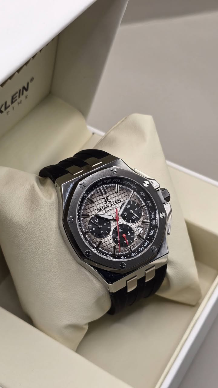 ساعة دانيال شكل ap
للبيع اصليه كامل محلقات 
السعر ع خاص


**إذا كنت صاحب هذا الإعلان وتريد حذفه لأي سبب، رجاءا أرسل رسالة إلى الدعم الفني**