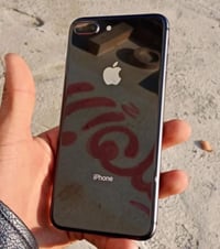 ايفون ٨ بلس • بطارية ٧٧٪ • موصل الايمن