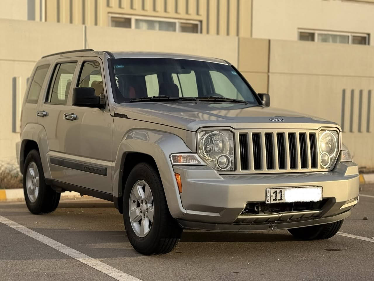 سلام عليكم
جيب لبرتي موديل ٢٠٠٩ محرك ٣٧٠٠
رقم بغداد الدولي الجديد باسمي / سنوية و رقم و هزة كله جديد يعني كبل تحول باسمك
السيارة جديدة جدا خارج و داخل و بالحقيقة احلى من الصور بهواي / السيارة ١٤ سنة على ايد وحده و استعمال جدا نظيف
تفتح بنيدها بعدها وضع شركة و مملعوب بيها ابد و ترايها شركة 
فور ويل شغال 
جاهزة من كلشي عليها سيرفس كامل 
كير محرك كهربائيات تبريد صدر كله مكفول 
السيارة بيها فقط جاملغ خلفي صبغ وشرط صبغ درجه اولى بدون دواخل و الباقي كله مكفول 
مكان السيارة بغداد / الكرادة 
السعر المطلوب : 98 $ ورقة
للإستفسار : ***********
