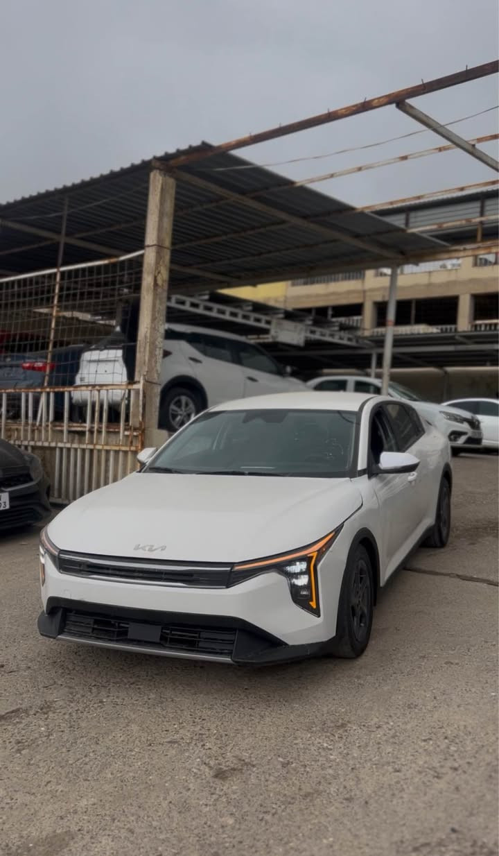 KIA K4 2025 شكل جديد 
مواصفات 
بصمه 
بريك بصمه 
شاشه الكتروني 
شاشه كبير 
رادار 
حساس 
ويل كب كروم 
و بعد مواصفات هوايه 
ضرر: جملغ و بنيد صبغ بدون دواخل ارباك ستيرن سيستم شركه 
مكان سياره عقره 
رقم موبايل *********** واتساب اكر, نينوى
