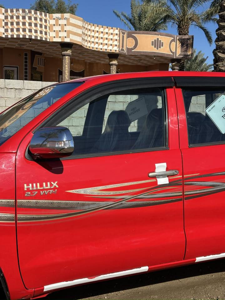 السلام عليكم هايلوكس 2015 كويتي اوتاماتيك
فول مواصفات شاصي 19 بأسمي تحويل مباشر 
رقم الهاتف ***********

***********‏
