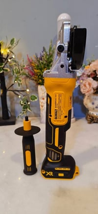 ديوالت • جديدة • بدون بطارية