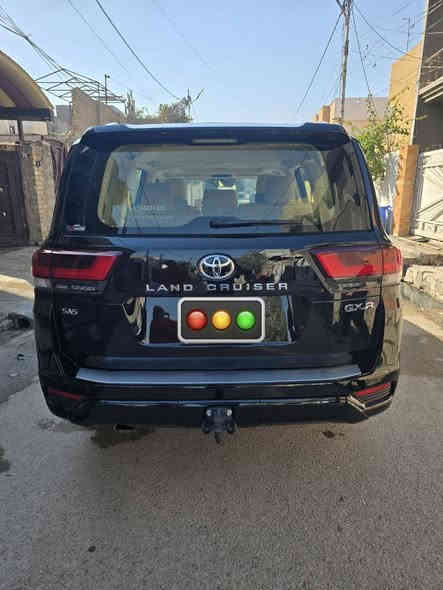 تويوتا  لاندكروزر 2023
GXR شركة SAS اصل 

* العداد ( 12 الف كم ) زيرو 

* ⁠

* رقم بغداد

* اللون : اسود 

* مغلفه ppf بالكامل

* محرك 6 سلند

* بصمات ابواب 

* اناره خارجيه ترحيبيه مع انارة ارضيه شعار لاندكروزر 

* ⁠شاشة دجتل 

* ⁠شاشات خلفية تطبيق

* فتحة سقف (سلايت)

*كشنات جلد بيجي

* كراسي كهرباء

* ثلاجة وسطية

* جنطة كهرباء 

* ⁠شاحن وايرليس

* ⁠حساس امامي خلفي 

(مكفول دعامي ل دعامي)

السعر (715)

رقم :- ‭٠٧٧٧ ٠٦٠ ٠٠٨٣‬
