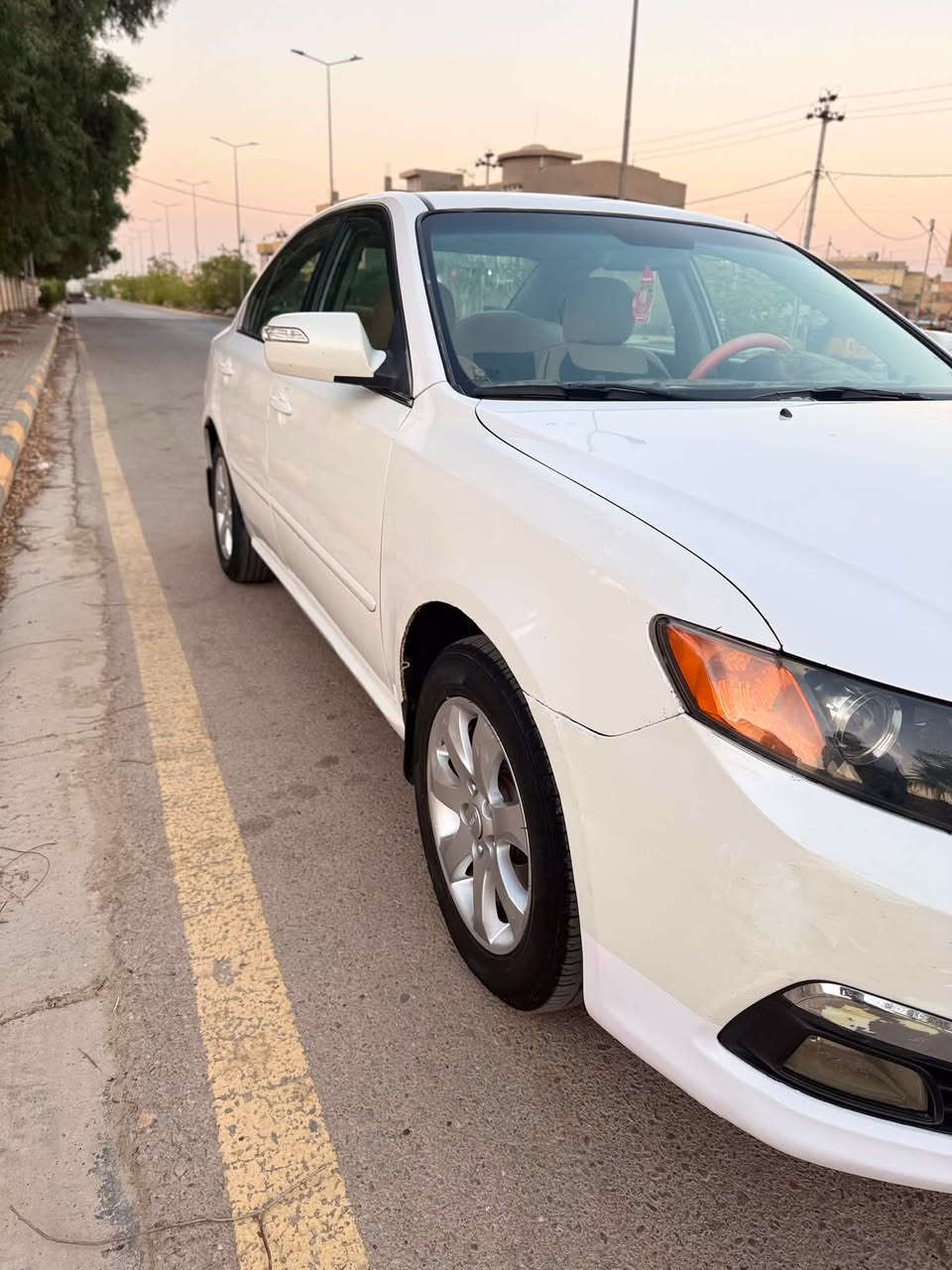 السلام عليكم اخوان
كيا اوبتيما لوتز 2010 
سيارة جديدة ونضيفة بمعنى الكلمه مال جناي ماناقصها برغي
كير ومكينه مكفولات كفاله عامه 
تبريد ثلج 
شاشه وكامرة 
حداديه جديده وكاله 
تخم تاير جديد 
ترايك لي مكان يعجبك بلعراق 
السعر ١٠٠ وبيها مجال 
اتصل 
***********
***********
