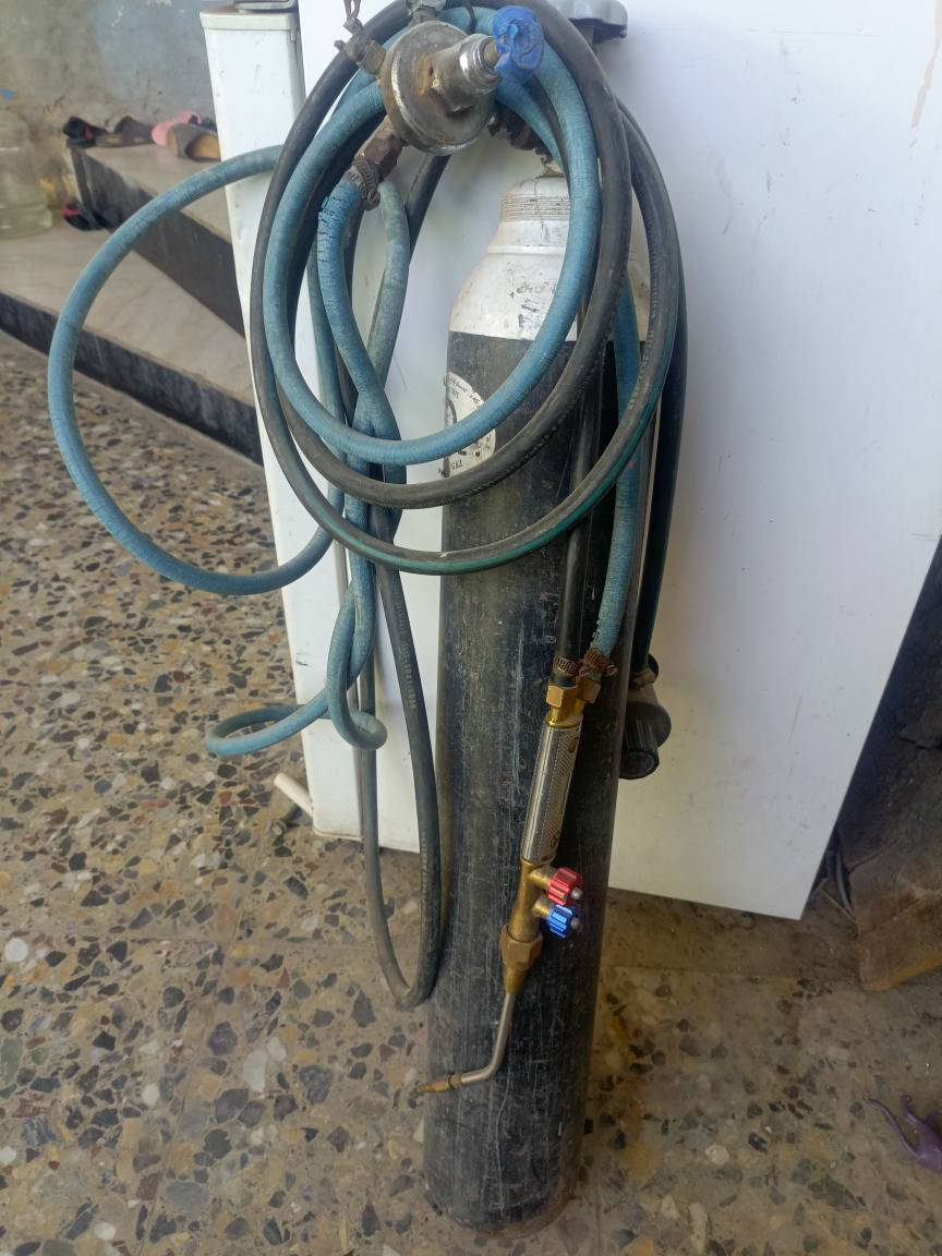 متوفر بطل اوكسجين 45 لتر
مع منظم ابو الالف مع صوندات 4 متر مع يدة لحيم نظيفة 
السعر 120 الف 
العنوان كربلاء حي العامل 
للاستفسار مراسلة الصفحة أو الاتصال على الرقم 
*********** كربلاء, العراق
