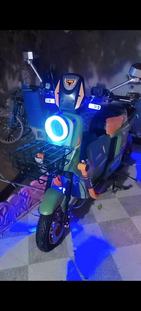 السلام وعليكم باسكل شحن البيع ٣٢انبير ار٩ ماكس كفاله عامه من البطاريات كهربايات شقاله 5 بطاريات دبل صار شهرين من اشتريته رقمي ***********
