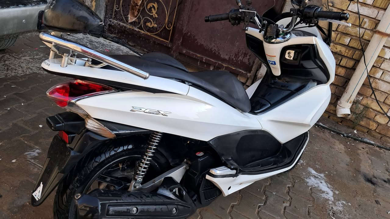 بي سي اكس جيل الاول الدراجه احله من الصور مكانها بغداد السعر 14 وبيها مجال ***********
