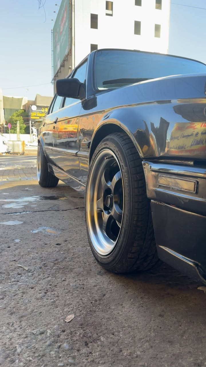 سلام عليكم  للبيع 320i 1991
بيع مستعجل وسريع اقره تفاصلي
التفيده ياخذها وبلعافيه عليه
سياره ما تتقارن بلمهجومات
 كفاله شواصي ولغود وخياس 
وكير اوتو ومكينه جدد كامله بجيس
مصبوغه عام جماليه لا اكثر ولا اقل 
نقصها مشط و كمريسر تبريد
غرفتها كامله مكمله لونها يخبل
جام كهرباء اريل كهرباء كير s
سنويه وهزه بشهر الرابع يعني جديد
بيها نضام فتح وغلق اكزوز حلو هادء
سعرها نزل لان ابيع بسرعه ماريد اوكف 
رايدها 40 وبيها مجال وي شراي مانوكف
مكان السياره بغداد اتصل وتعال وهلا بيك
 للتواصل ***********

