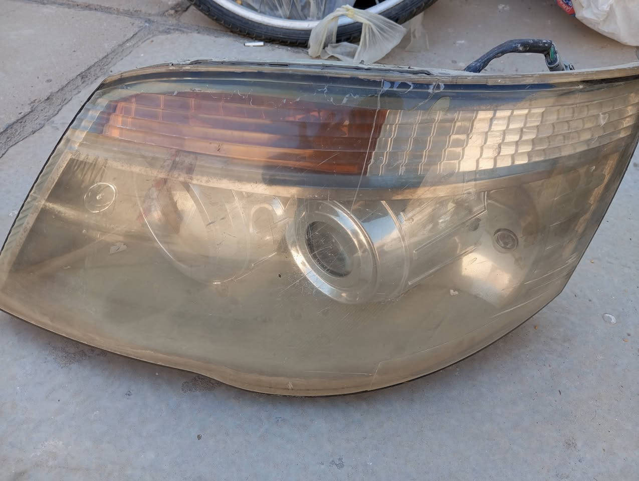 السلام عليكم مكينه فتون اللبيع بديه تنقيص سعر 200 بيه مجال مازتات زوج يمنه ويسره سعر 60 الف العنوان بغداد البياع شهداء تصال ***********
