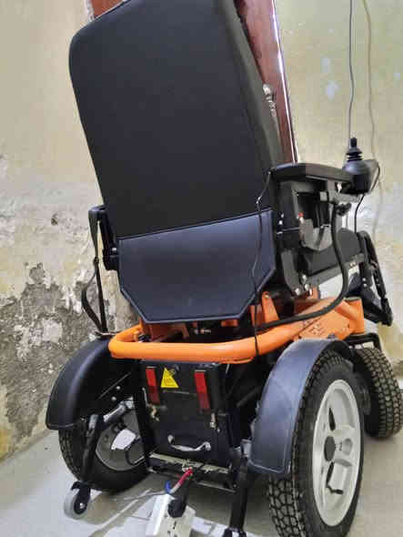 كرسي كهربائيّ معاقين تايوان جديد الاصلي السعر 650 بيه مجال الرقم ***********
