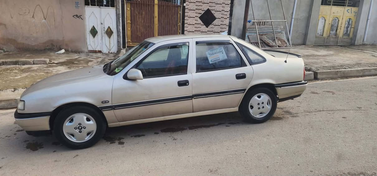 السلام عليكم اوبل فيكترا موديل 91 حجمها السياره 18رقم دولي نينوى كربون بنزين بيها سياره باسمي ضخم تايات جديده صدر جديد باتري جديد سياره جاهزه ما تصرف عليها دينار مكاني الموصل الساحل الايسر ***********
