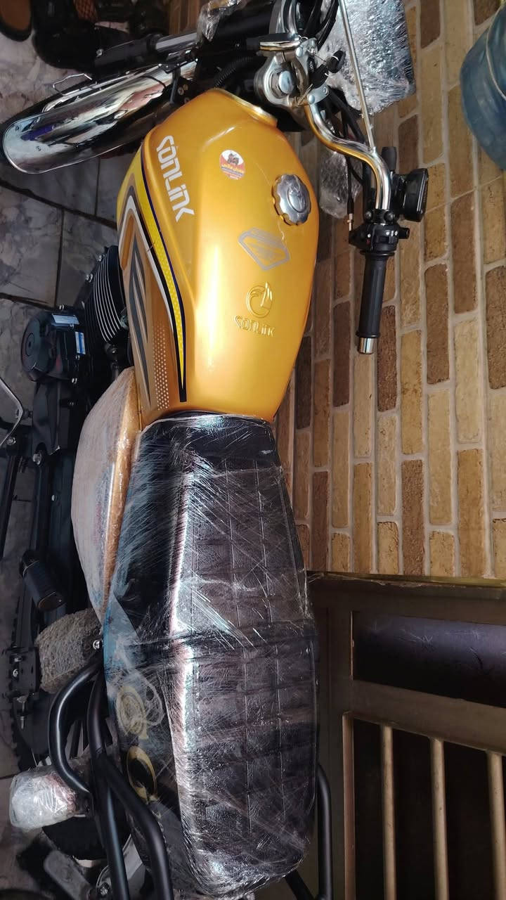 السلام عليكم دراجة إيراني للبيع موديل2025 دراجه جديده مستعمله قليل زيرو مكفوله كفاله عامه من كََلشي ضاغطة وزنجيل دراجة جديدة
تشغيل عن بعد
محرك 200
عدد بصمه 2
مكاني بغداد الكريعات *********** متواجد واتساب السعر خاص رجا لمو شراي لايتصل
