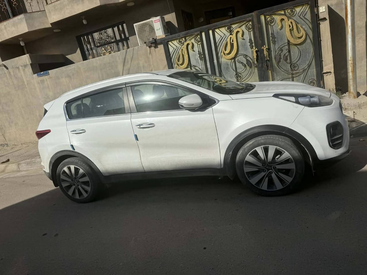 السلام عليكم
للبيع كيا سبورتج موديل 17 خليجي رقم شمالي ماشيه 130 سياره مكفوله سونار موجود فول بدون فتحه بصمه كشن جلد داخل بيجي تحويل ثاني يوم السعر 175 مجال بسيط مكاني بغداد اللطيفيه***********
