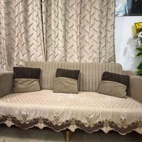 ٢ قنفات كبار • ٤ كراسي صغار • بلا ضرر