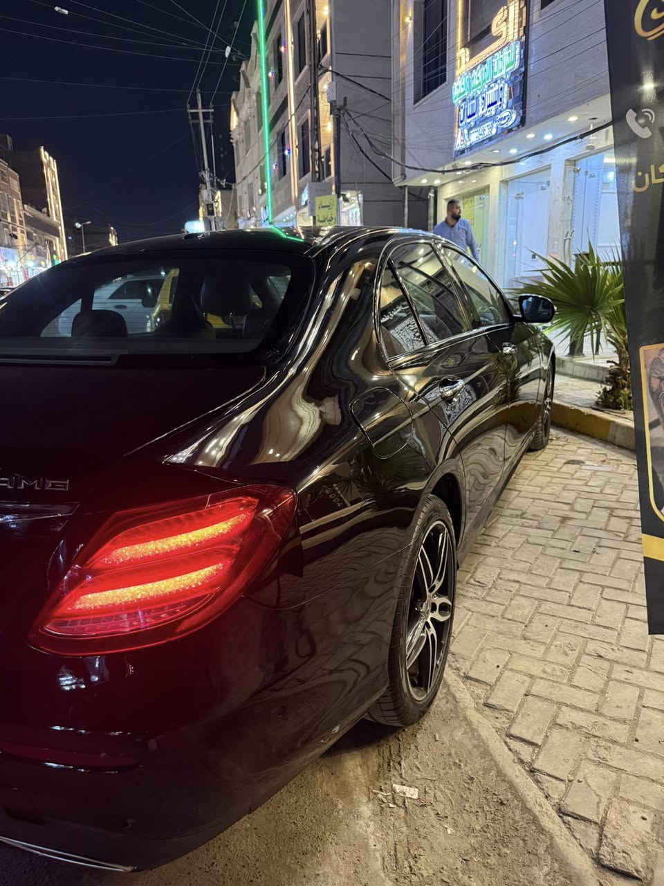 السلام عليكم 
مارسدس e300
Model 2019
سياره جديده بدون نقص
فول مواصفات 
بيه ٤ قطع صبغ
سعره ٢٣٩ مال بيع خواته ٢٧٥
مكانه بغداد
للاستفسار 
*********** واتس
