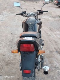 سي بي 1000 دراجه مقفوله اتصال على الرقم 07726941522 السعر 1800