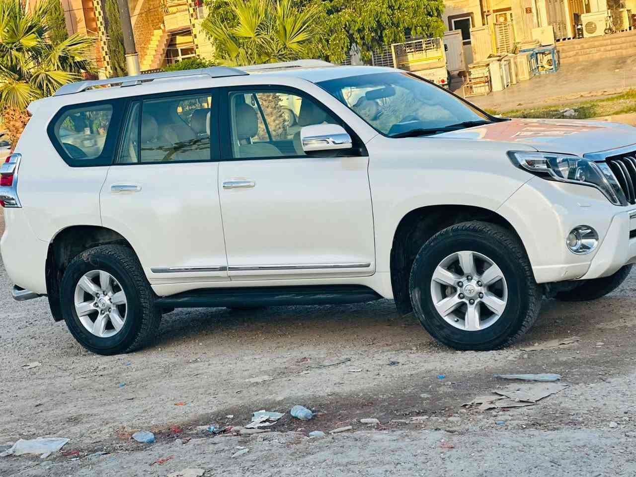 السلام عليكم
برادو2014
نص فول
كشنات جلد
مري شفط
مكفولة من الصبغ والتبديل
كيرمحرك شرط
تخم تاير جديد
الشراي يتصل ويدلل
***********
مكان السيارة ديالى خانقين
