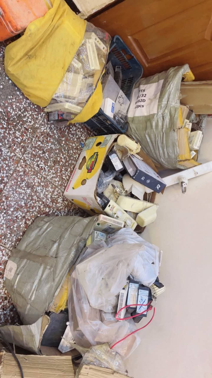 (شلعه - شروه )راوتر وتحويلات  

( بيهن جديد وبيهن مستخدام وبيهن محولات وبيهن يشتغلن وبيهن عوزهن ترسيت ) 

اني ابيع شلعه كامله تفيد لهاذه لعنده وطني او عنده زون جديد 

بيهن ٥٠٠ قطعه تقريبا 

(شلعتهن مليون قفل قفل ). 

توصيل موجود جميع محافظات العراق 🇮🇶 

اخوان ارجع واكرر ( بيهن يشتغل وبيهن عوزه ترسيت )


**إذا كنت صاحب هذا الإعلان وتريد حذفه لأي سبب، رجاءا أرسل رسالة إلى الدعم الفني**