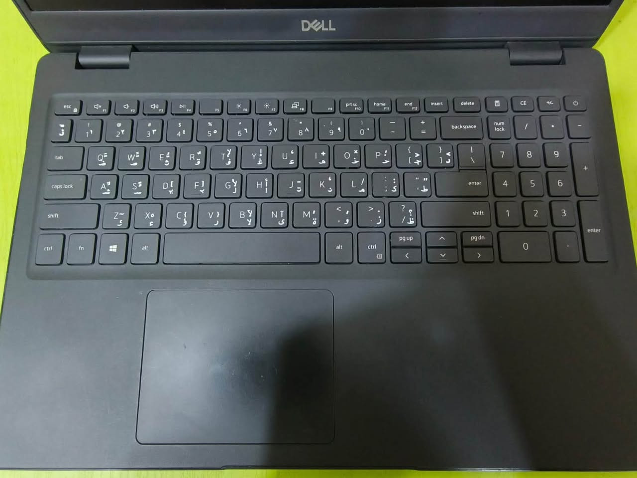 سلام عليكم
الموديل: Dell Latitude 3510

المعالج: Intel Core i5-10210U (الجيل العاشر) بسرعة تصل إلى 2.11 GHz.

الذاكرة العشوائية (RAM): بحجم 8 غيغابايت بسرعة ممتازة (2667 MT/s).

الهارد (التخزين): SSD سريع جداً بسعة 256 غيغابايت (يقرأ في النظام 238 GB).

كرت الشاشة: Intel UHD Graphics (مدمج).

الشاشة: 15.6 بوصة مريحة جداً للدراسة والعمل.

النظام الافتراضي المكتوب: Windows 11 Pro أصلي ومفعّل.

السعر:350 

للتواصل ***********
