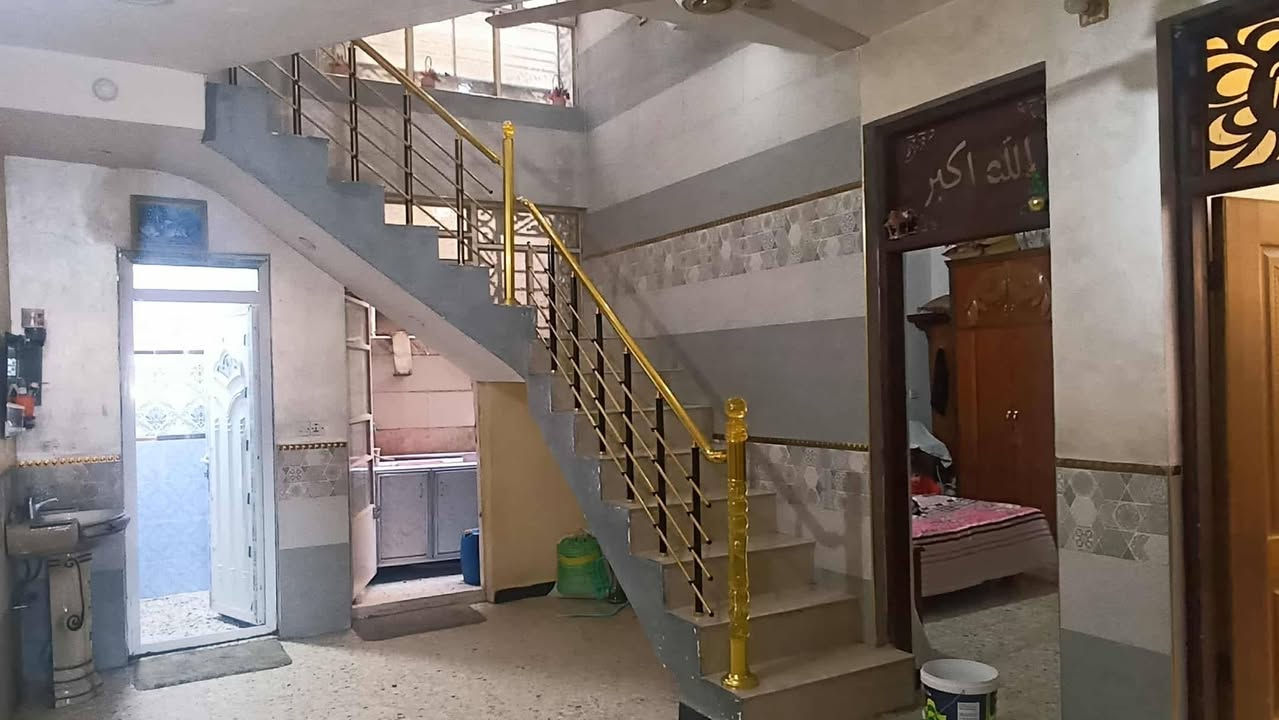 لبيت بناء جديد نقص واجهة 120متر إرتفاع عالي من الشارع رفت ديكورات داخلية ماكو بيت مقابيه مدرسة شارع جبير مالته ابصف الركن السعر خاص أو اتصال على هاذ الرقم ***********
