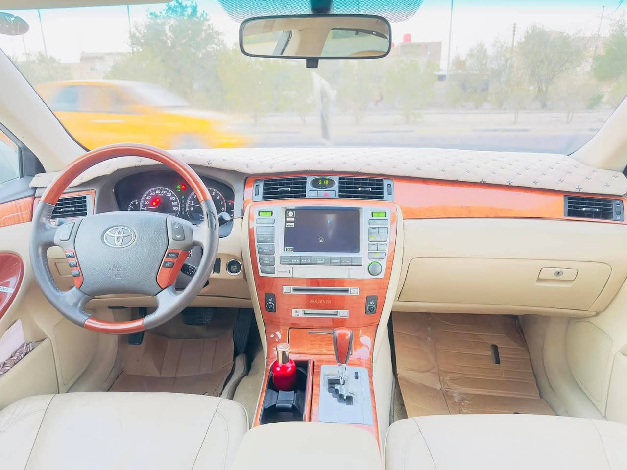 سلام عليكم ماجستا مديل 2007مكينه  وكير وحداديه وتخم تاير جاهزه تبريد تتدفئه جاهزه سياره كص جنطه للبيع السعر 45وبيها مجال مكاني ميسان العمارة رقم الهاتف ***********
